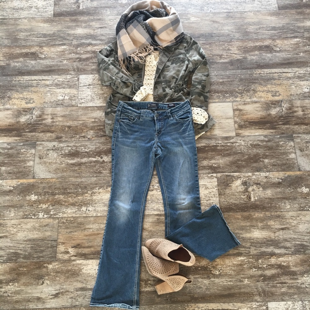 Silver Jeans | Suki Mid Boot | Light Wash